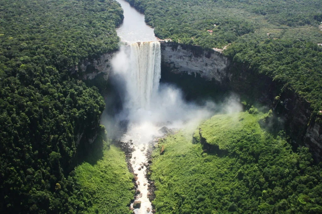 Guianas III - 4